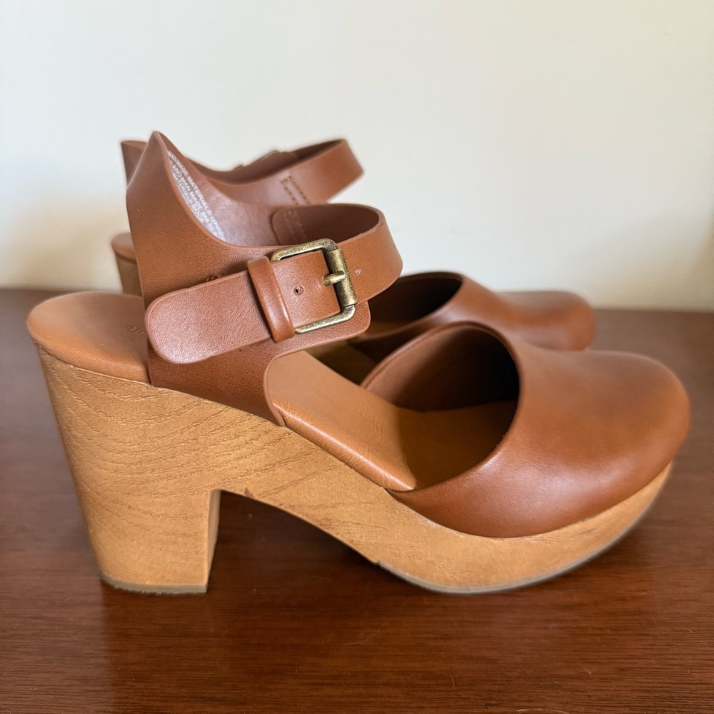 Universal Thread Clogs